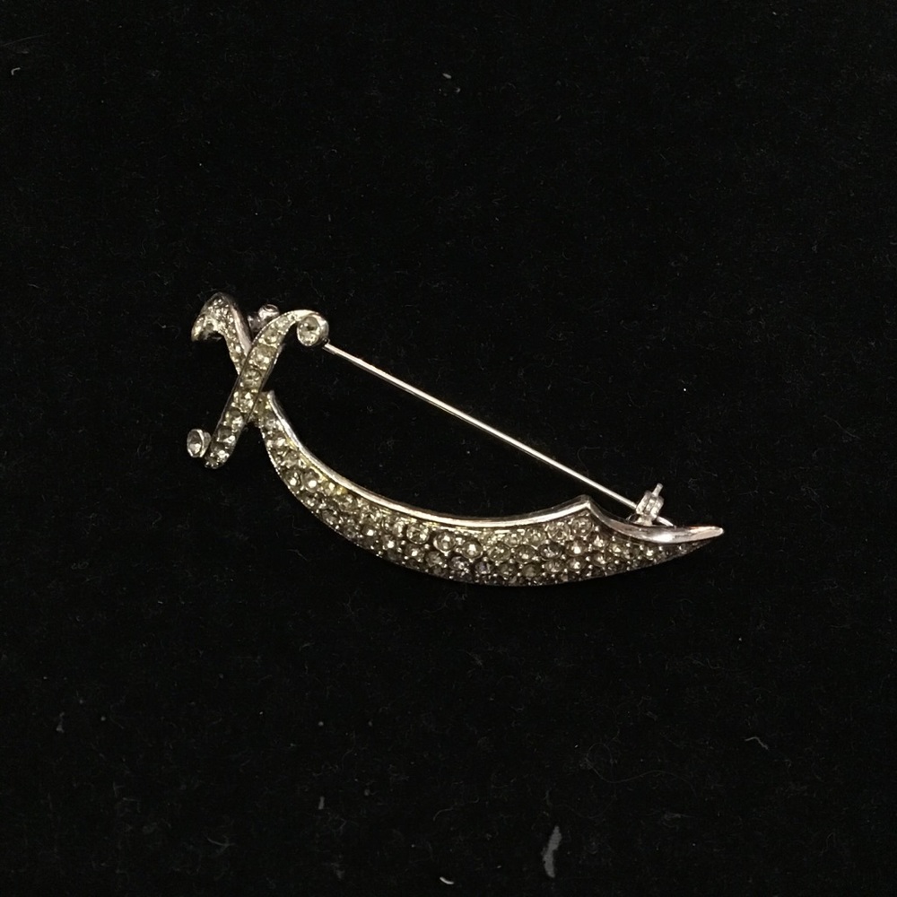 Diamond Sword Pin - Picture 2 of 3